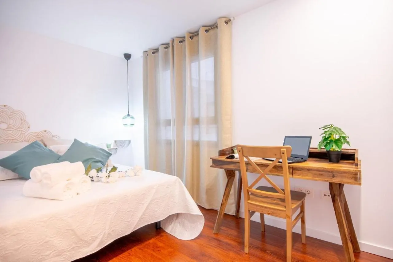Expoholidays-Apartamentos Almeria Centro Parking Gratis 0*,