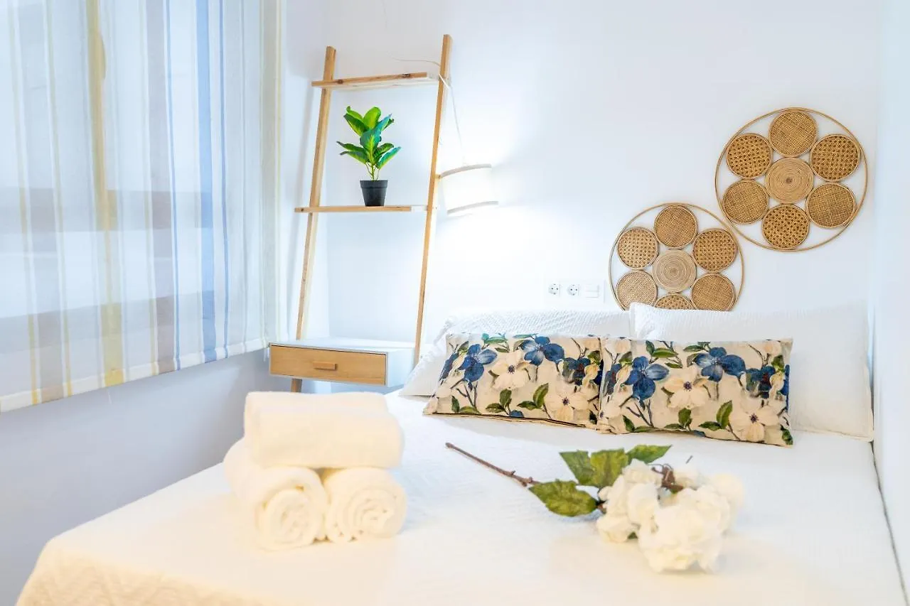 Expoholidays-Apartamentos Almeria Centro Parking Gratis 0*,